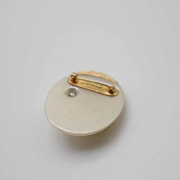 Richelieu Vintage Moon Motif Brooch - Picture 3 of 6